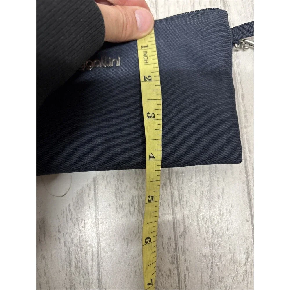 Baggallini Navy Blue RFID Wristlet EUC